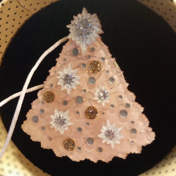 NIB Night Before Pink-Mas Christmas Erstwilder Brooch - Picture 4 of 8